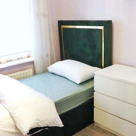 Deluxe Dwelling - 15 Mins From Cork City/Airport Lägenhet Exteriör bild