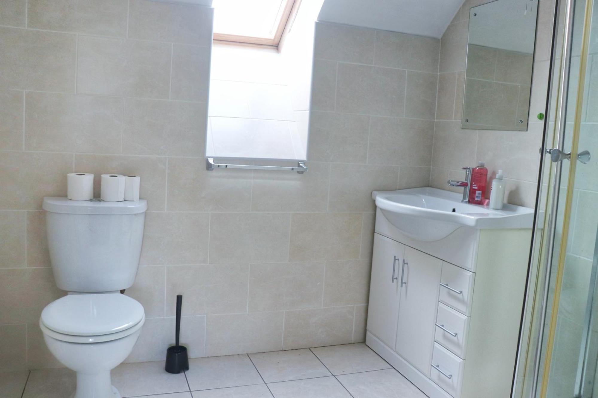 Deluxe Dwelling - 15 Mins From Cork City/Airport Lägenhet Exteriör bild