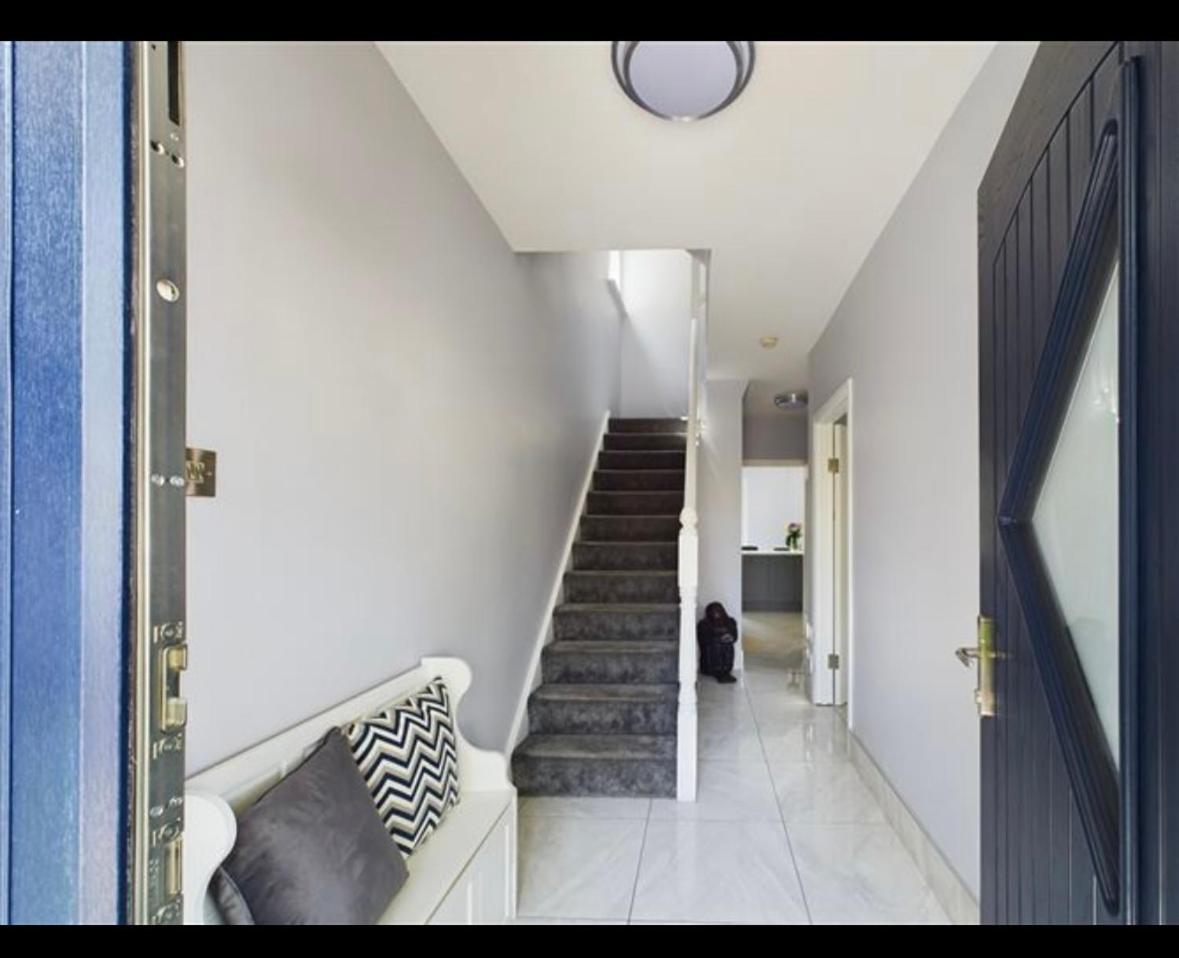 Deluxe Dwelling - 15 Mins From Cork City/Airport Lägenhet Exteriör bild